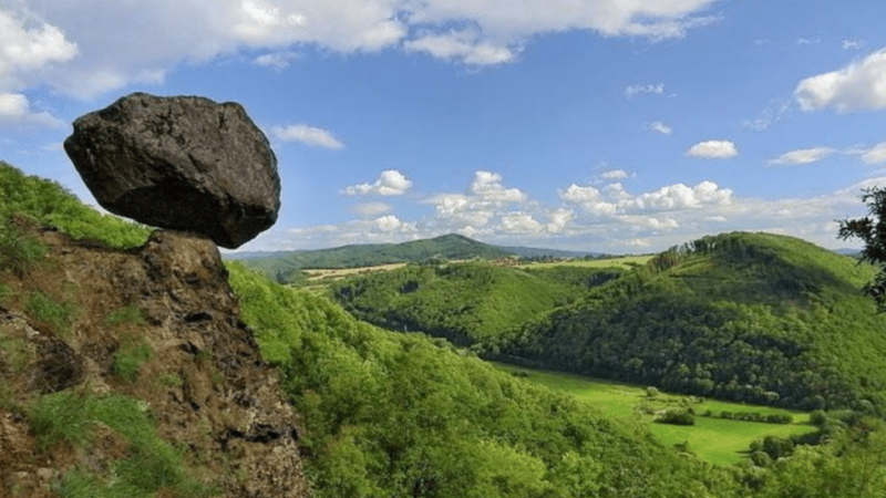 Mesto Trenčianske Teplice organizuje výlet po náučnom chodníku Čvirigovec – Čertova skala