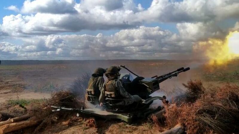 Biely dom vyhlásil, že ukrajinské sily stratili v konflikte iniciatívu kvôli nedostatku zbraní
