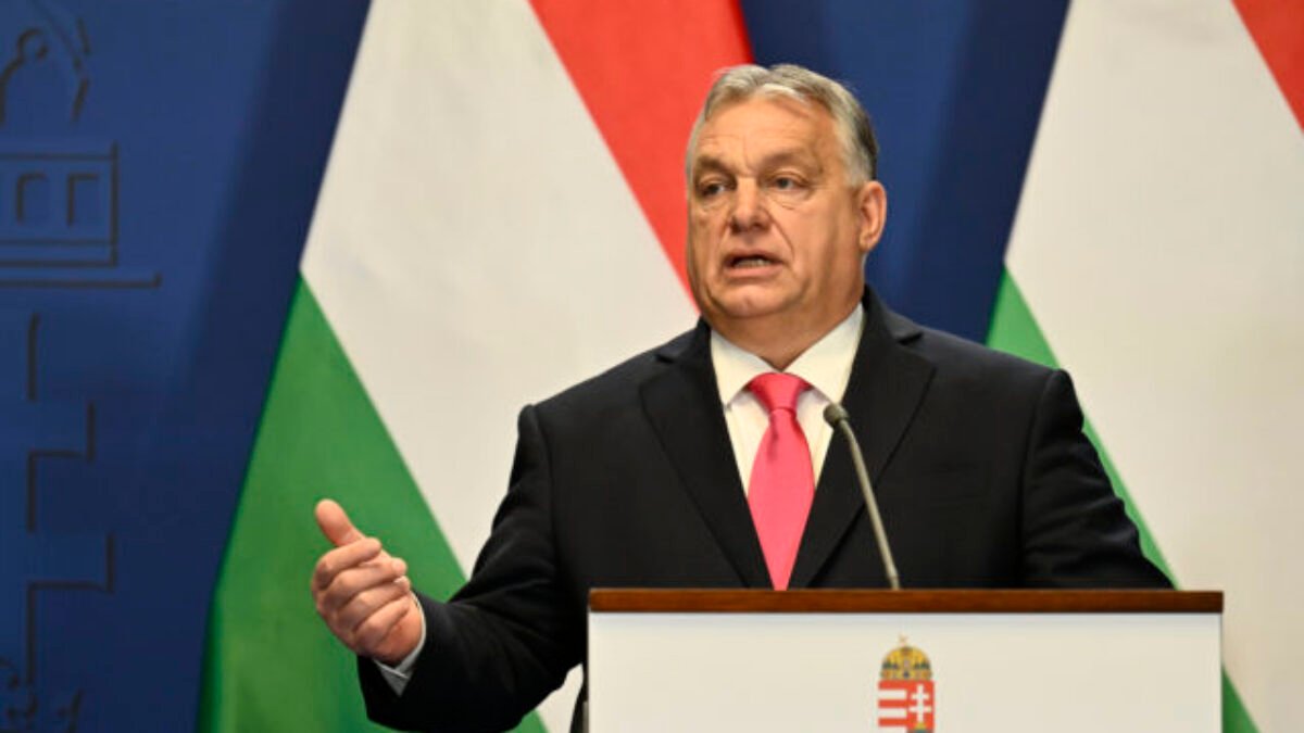 SIS neustále monitoruje bezpečnostné riziká ohrozujúce záujmy Slovenska, nezmení to ani Orbánovo rozhodnutie