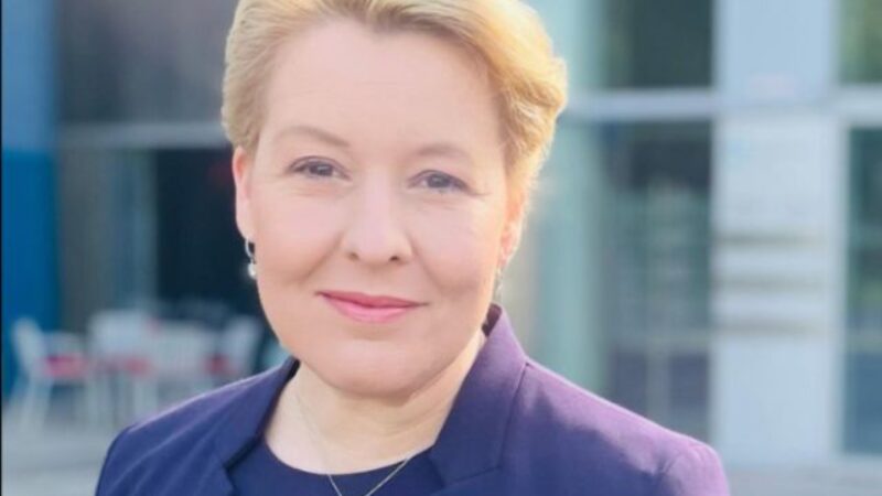 Popredná berlínska politička Giffeyová sa stala obeťou napadnutia, pred voľbami do europarlamentu narastajú obavy z násilia