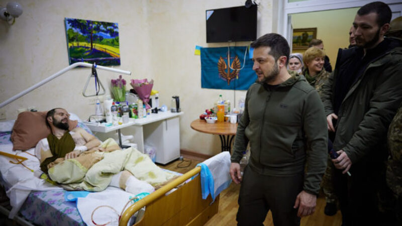 Ukrajine sa podarilo obnoviť viac ako 500 zdravotníckych zariadení zničených Rusmi, ide o tretinu poškodených