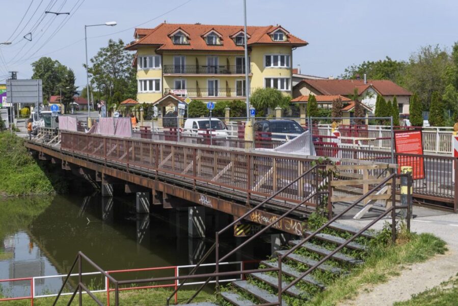 Obmedzenie v Bratislave: Mesto vyhlásilo mimoriadnu situáciu na moste na Hradskej ulici vo Vrakuni