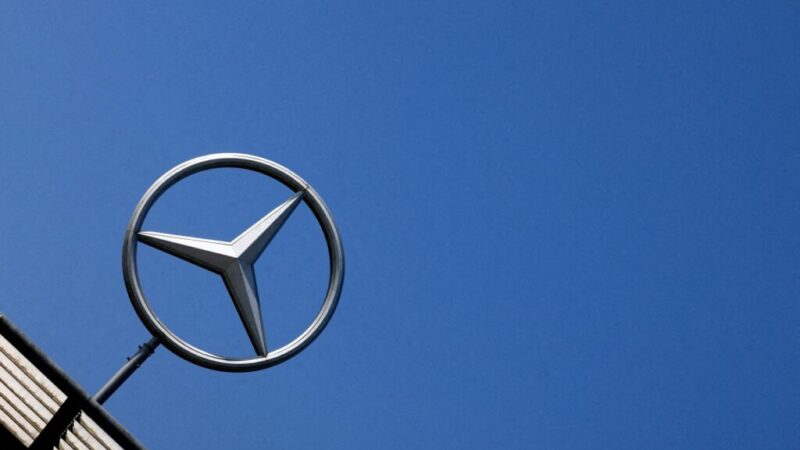 Mercedes upustil od plánu úplného prechodu k elektromobilite. Jeho budúcnosť závisí od podmienok a zákazníkov