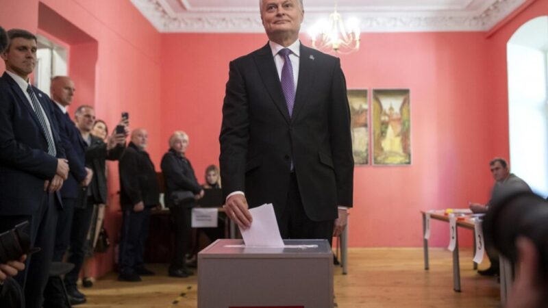 V Litve volia prezidenta, do druhého kola postupujú Nauséda a Šimonytéová