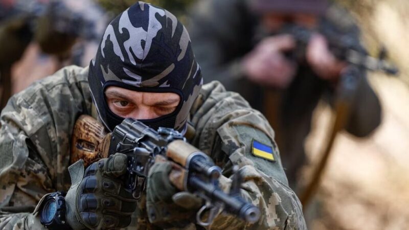 Charkovská ofenzíva: Prvá línia tam nebola, Rusi proste vošli. Bol to podvod, zúri ukrajinský vojak