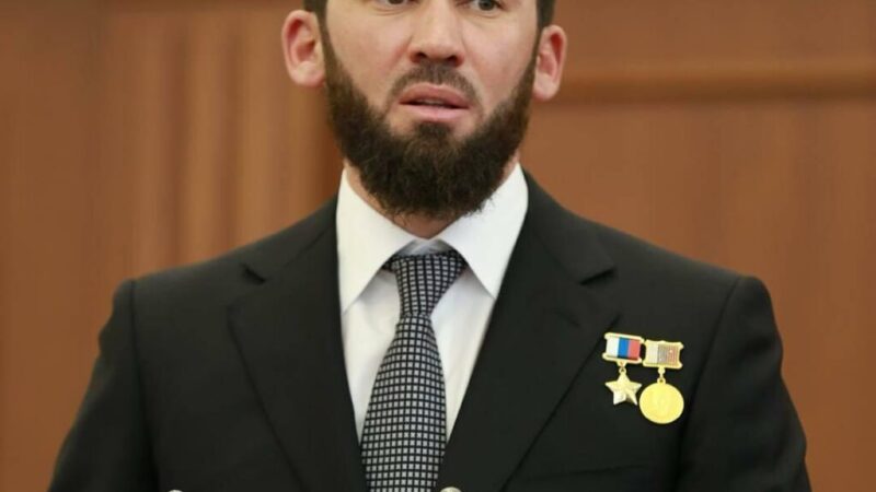 Odstúpil šéf čečenského parlamentu, roky spolupracoval s Kadyrovom. Nahradí ho sedemdesiatnik