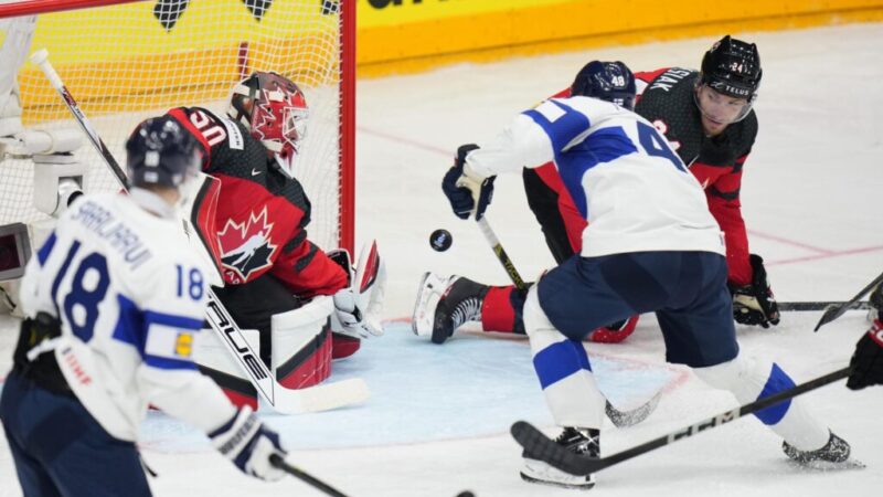 MS v hokeji: Kanaďania zdolali v šlágri Fínsko, Nemci zas Poľsko v B-skupine