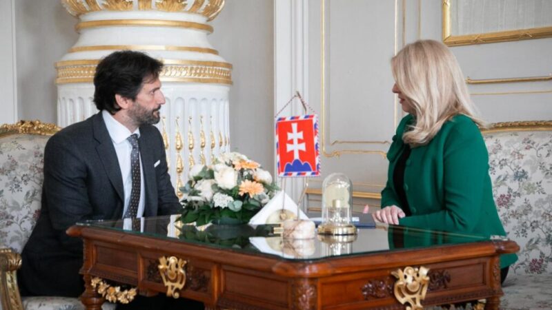 Prezidentka sa stretla s Kaliňákom, informoval ju o stave premiéra. Musíme komunikovať ohľaduplne, vyzýva