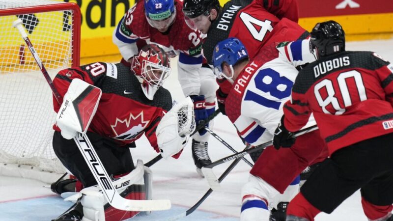 MS v hokeji: Českí hokejisti prehrali s Kanadou po predĺžení 3:4