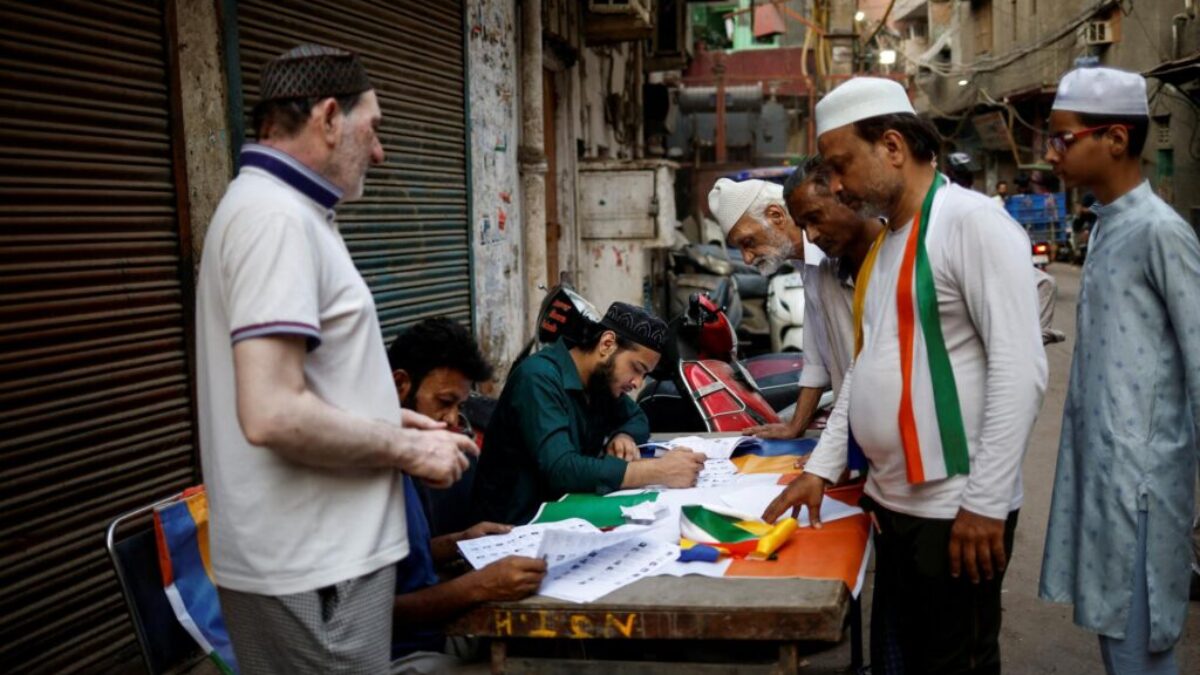 V Indii sa koná šiesta etapa najväčších volieb na svete, Módí sa usiluje o tretí mandát