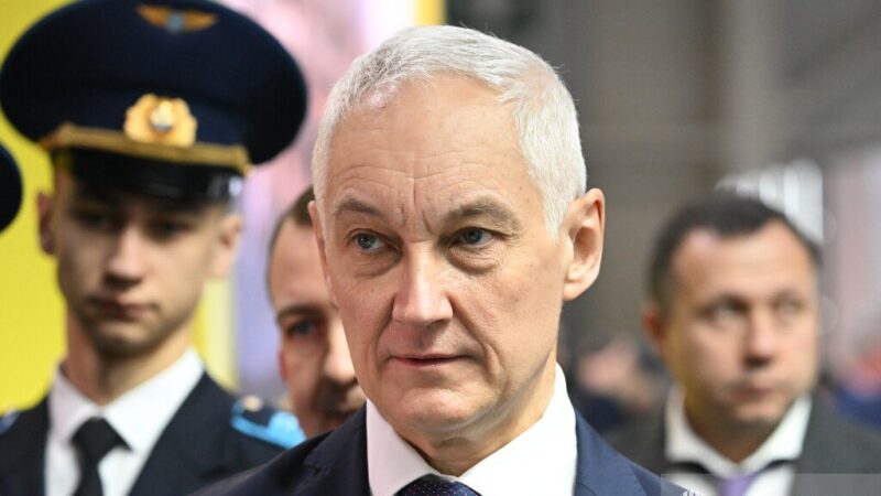 Rusko sa chystá dlhodobú vojnu: Šojgu končí – predstavujeme nového ministra obrany
