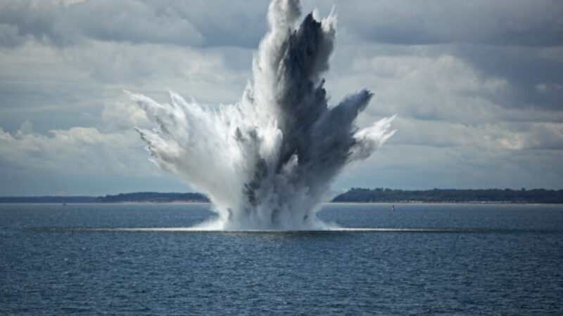 Ukrajinci tvrdia, že zničili ruskú mínolovku Kovrovec z Čiernomorskej flotily