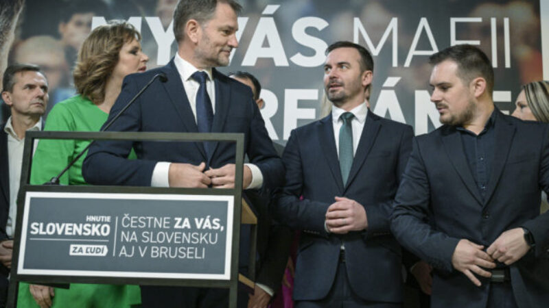 Vládna koalícia nemá úprimný záujem riešiť napätú situáciu na Slovensku, uviedlo hnutie Slovensko (video)