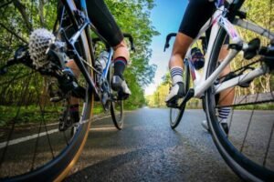 Od Tatier k Dunaju: Cyklistický peletón bojuje so sklerózou multiplex v Liptovsk...