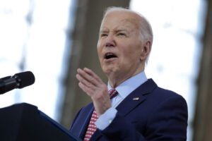 Biden tajne udelil Ukrajine povolenie zasiahnuť v Rusku americkými zbraňami