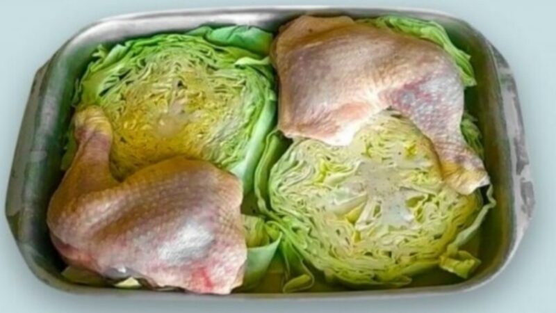 Skvelé, pečené kura s kapustou: Už ho vlastne inak asi ani nepripravujem, takto pripravené nám chutí doma vždy najviac!