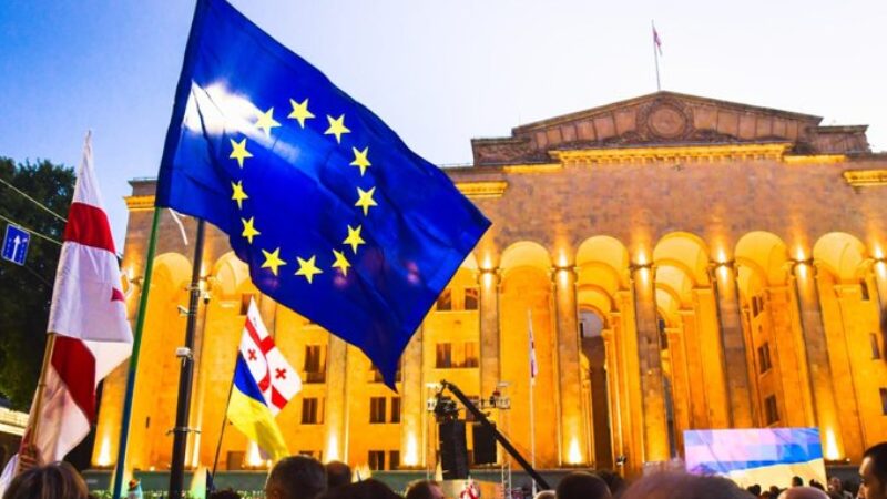 Gruzínsko vadí svojím zákonom o zahraničných agentoch. Delegácia EÚ už pricestovala do Tbilisi
