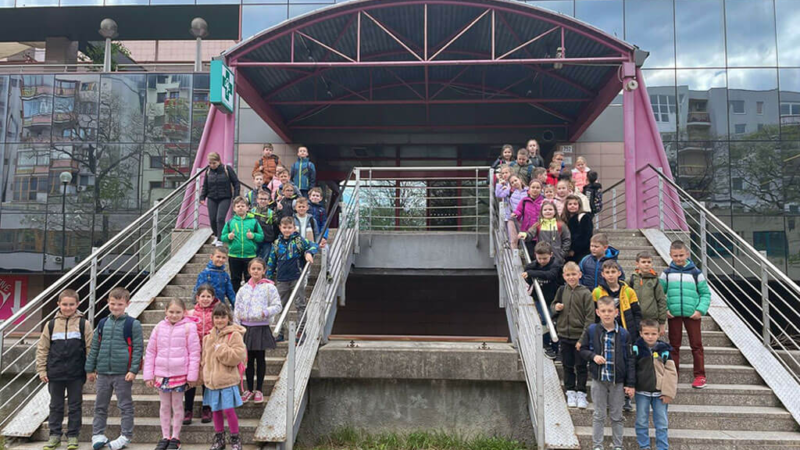 Čo sa to deje?: Bratislavské bábkové divadlo privádza do divadla školy z periférií