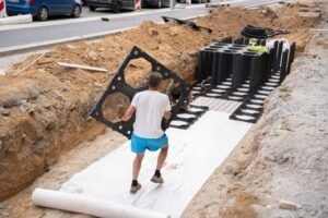 PRED PRIOROM V NITRE INŠTALUJÚ NOVÝ BUNKOVÝ SYSTÉM NA ZAKORENENIE STROMOV