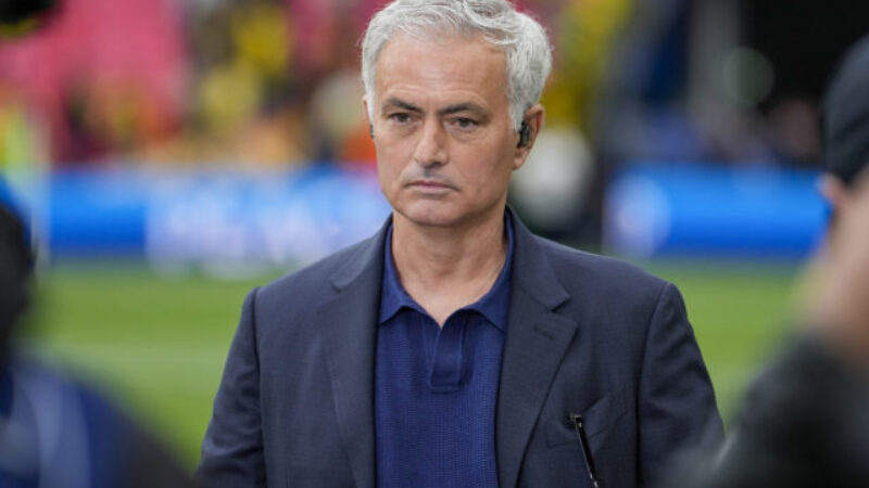 Jose Mourinho už nie je bez práce, portugalský tréner povedie turecký tím Fenerbahce Istanbul