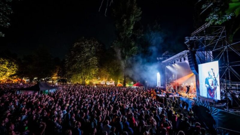 Festival Helfest 2024 zverejnil kompletný line-up. Oslava 25. narodenín kapely Heľenine Oči bude jedna veľká žúrka