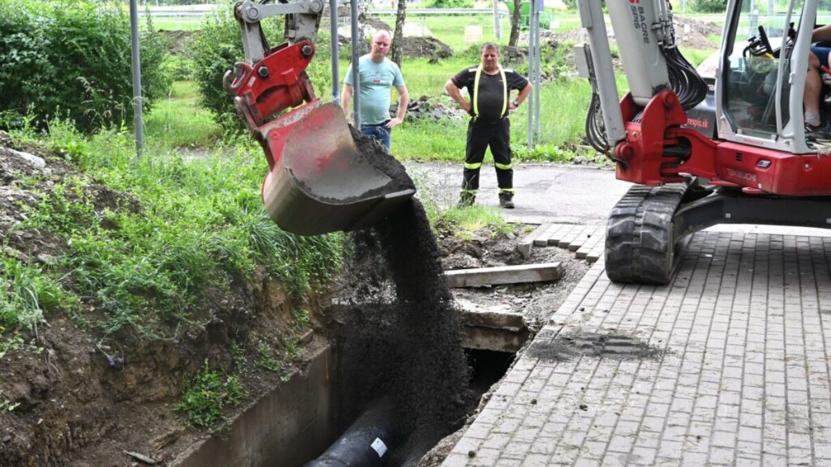 Humenné:  Rekonštrukcia potrubí  Hrnčiarska (pri okružnej križovatke)  zasypávanie výkopov