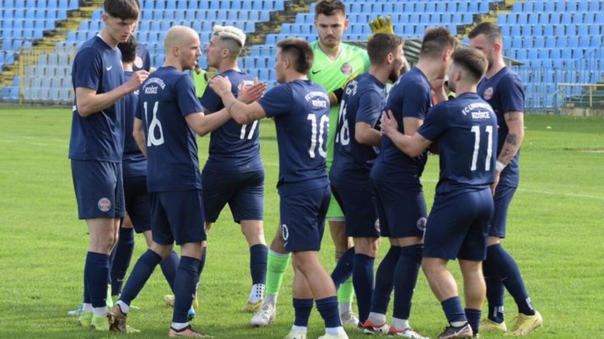 Košice: LOKOMOTÍVA SA POSUNULA NA TREŤOLIGOVÚ KOĽAJ  

Futbalisti FC Lokomotíva Košice postúpili do III. ligy Východ. Včera večer to oficiálne potvrdil aj Slovenský…