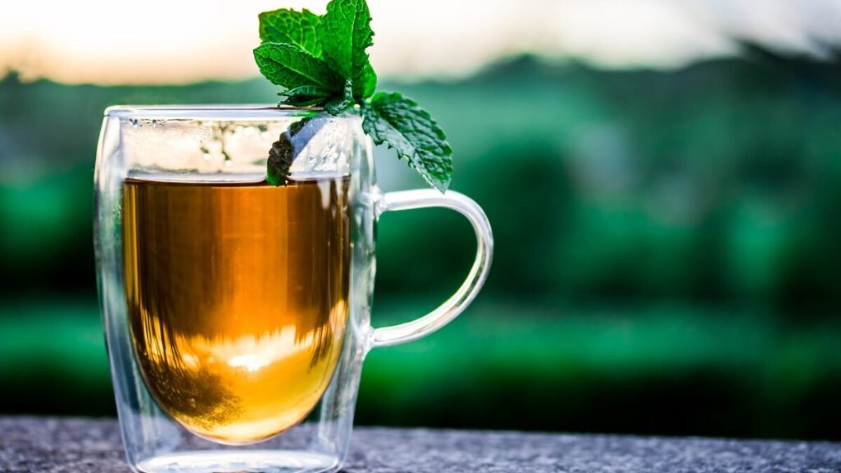 Ochladzujú telo a hydratujú lepšie ako voda. V horúcom počasí smelo pite