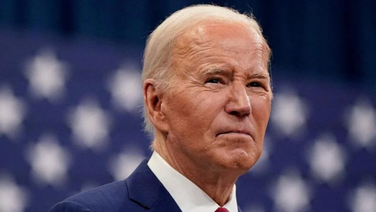 Je toto definitívny koniec? Biden dostal Covid v najhoršom možnom momente pretekov o nový mandát