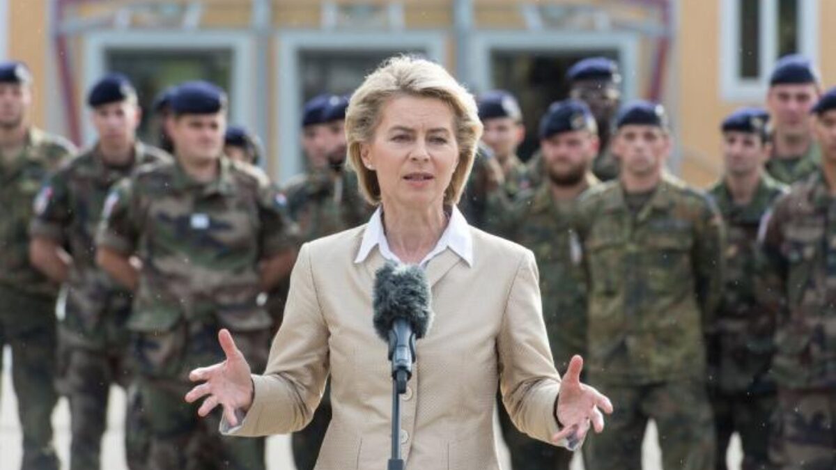 Ako sa Von der Leyen a jej kumpáni snažia zavrieť ústa odporcom vojny a všetkým nespokojným