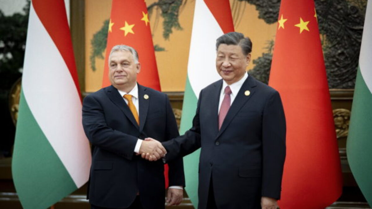 Orbán prekvapivo pricestoval do Pekingu, v rámci pokračovania „mierovej misie“ rokoval aj s prezidentom Si Ťin-pchingom (foto)