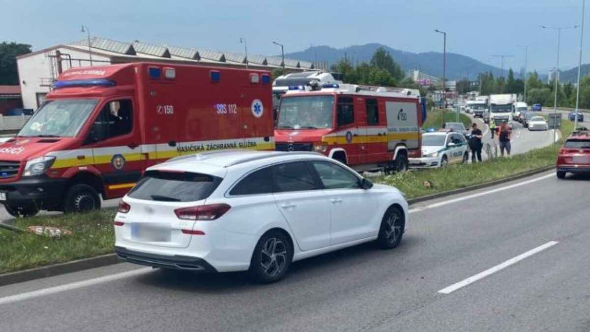 V Žiline došlo k tragickej dopravnej nehode, vodič motocykla zraneniam na mieste podľahol