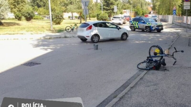 Vodič Fordu zrazil v Senci cyklistu, zraneniam podľahol pri prevoze do nemocnice (foto)