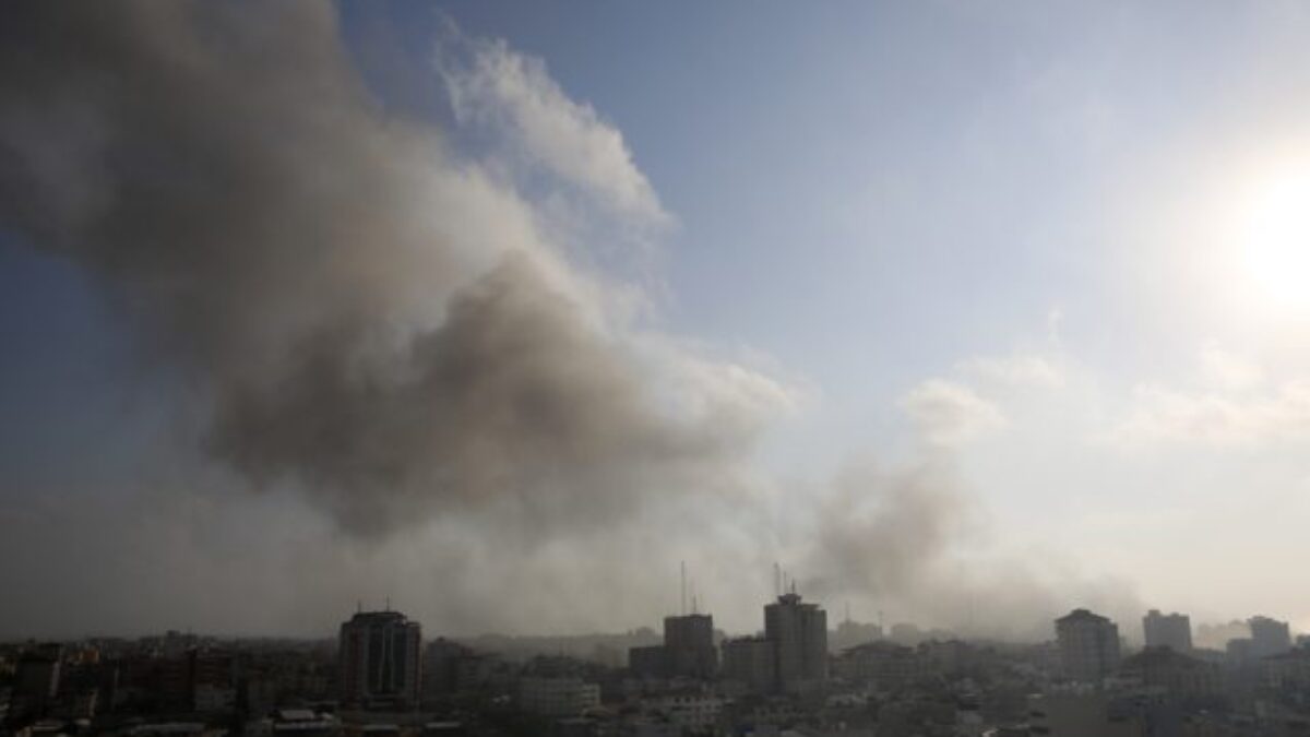 Húsíovia zaútočili na Tel Aviv iránskym dronom. Jedného človeka zabili, ďalší sú zranení 