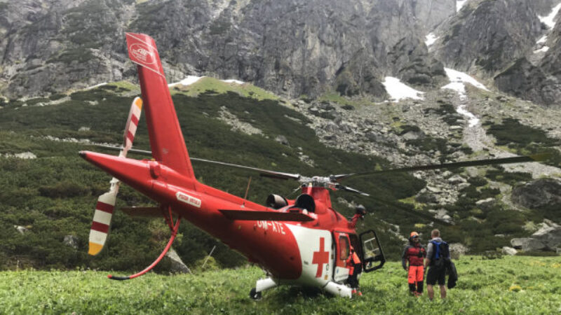 Zranený holandský turista musel stráviť noc v Tatrách, ráno mu na pomoc letel vrtuľník