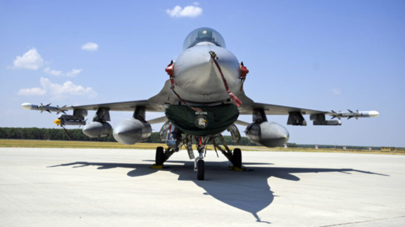 Prílet dvoch stíhačiek F-16 predstavuje začiatok skladania mozaiky suverénnej ochrany vzdušného priestoru, vyhlásil Kaliňák