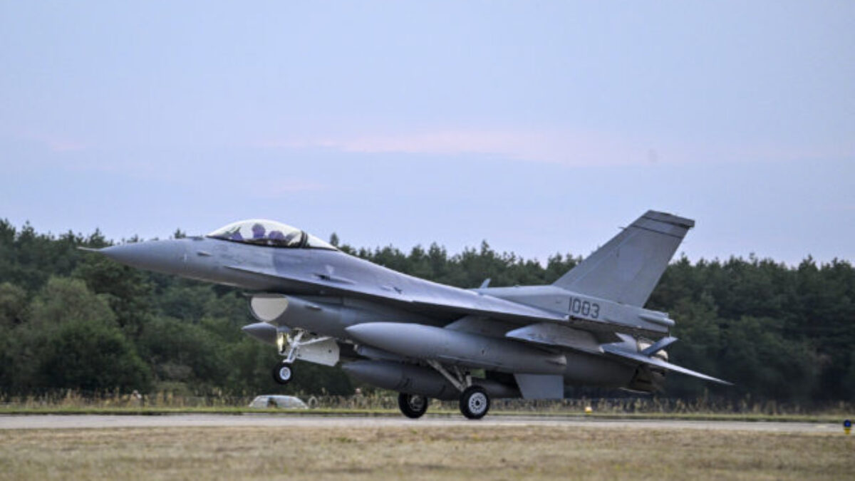 Príchodom stíhačiek F-16 sa začala nová éra nadzvukového letectva na Slovensku, patria k absolútnej špičke (video+foto)