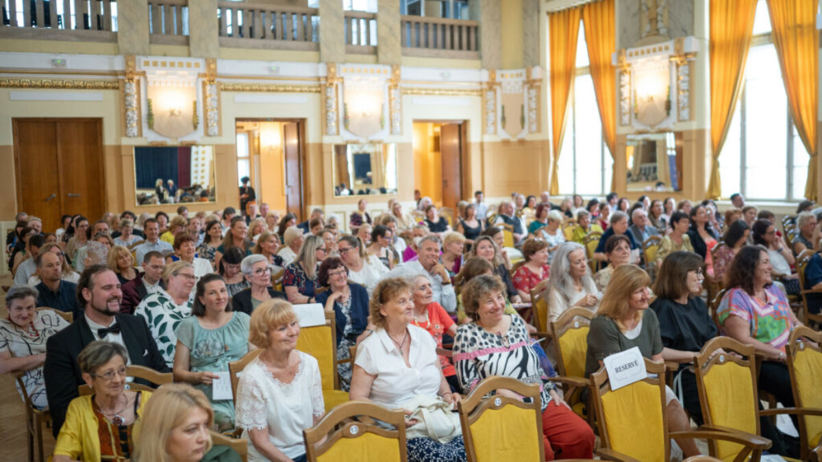 Jazyková škola na Palisádach oslavuje 70. výročie