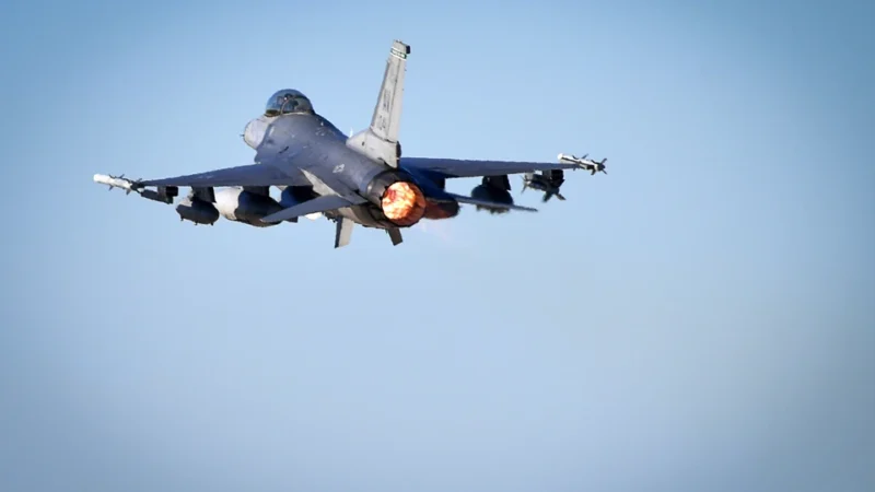 15 miliónov za zostrelený F-16 je veľa?