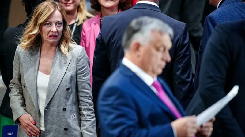 EÚ si myslí že zaženie Orbána do slepej uličky