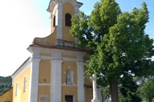 Tip na výlet: Deravá skala – Jelenia hora – Plavecký hrad