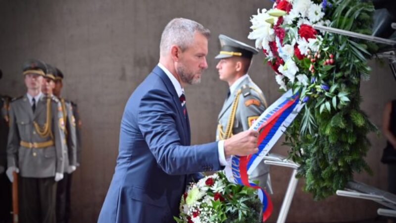 Prezident Pellegrini: SNP nás zjednotilo ako národ, dnes spoločnosť rozdeľuje nenávisť (video+foto)