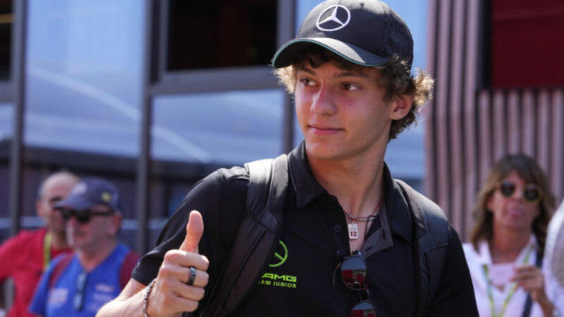 Taliansky tínedžer Kimi Antonelli v budúcom roku nahradí Lewisa Hamiltona v tíme F1 Mercedes