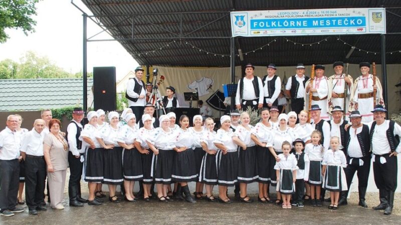 Regionálna folklórna prehliadka piesní a tancov v Spolkovej záhrade: Oslava 50. výročia súboru Železničiar