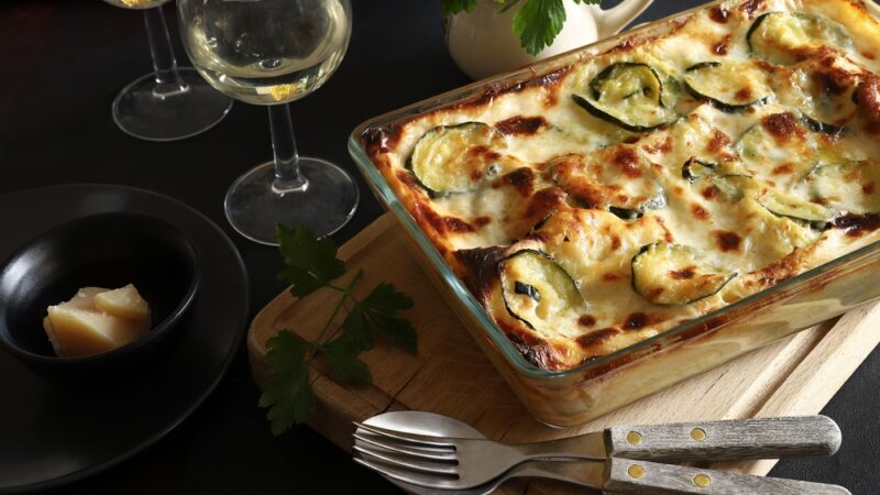 Nie mleté mäso a cestoviny. Ja robím lasagne s touto zeleninou a šunkou. Chutí a vyzerá vynikajúco