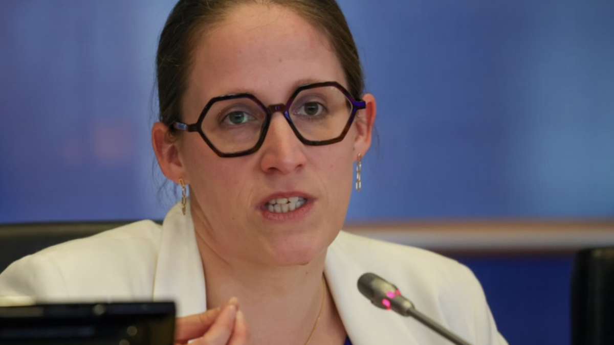 V Bruseli stúpa napätie v súvislosti s maďarskou hrozbou pre migrantov v autobusoch