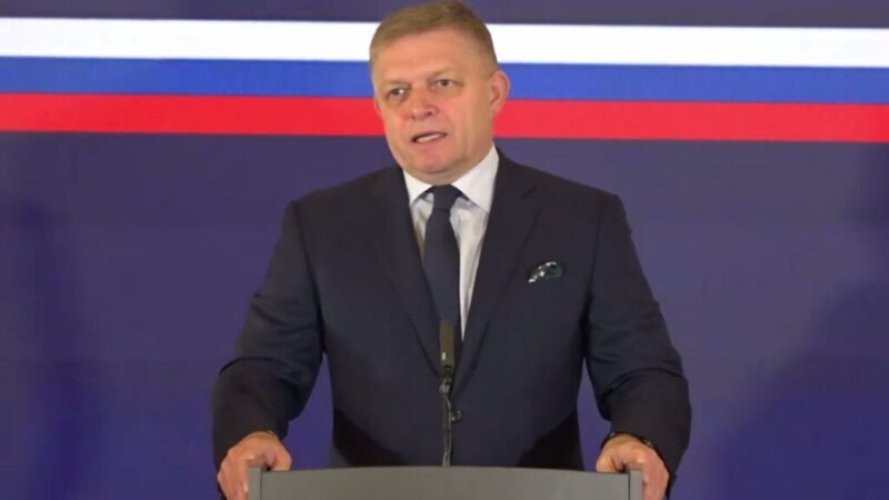 R. FICO: NA VOJNU A ZBRANE DOKÁŽE EÚ NÁJSŤ MILIARDY HNEĎ, PRI RIEŠENÍ MIGRAČNEJ KRÍZY TO TRVÁ ROKY