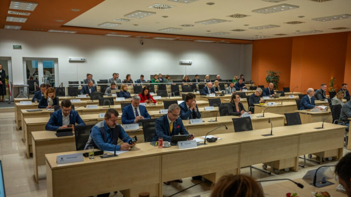 Bratislavský samosprávny kraj poskytne dotácie aj v roku 2025. Rozhodli o tom v piatok krajskí poslanci