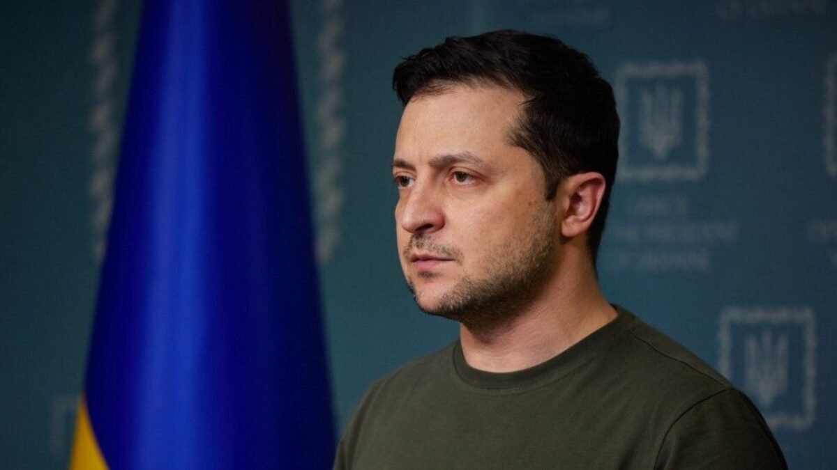 Ukrajinský prezident Volodymyr Zelenskyj naznačil ochotu dočasne postúpiť územie Rusku, aby sa skončila vojna