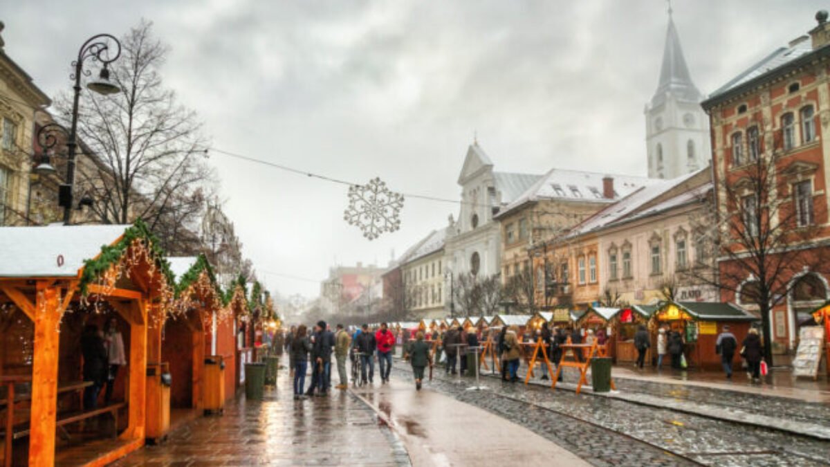 Zimné Košice pozývajú na vianočné trhy, kultúru, zasnežené kopce i zábavu na ľade